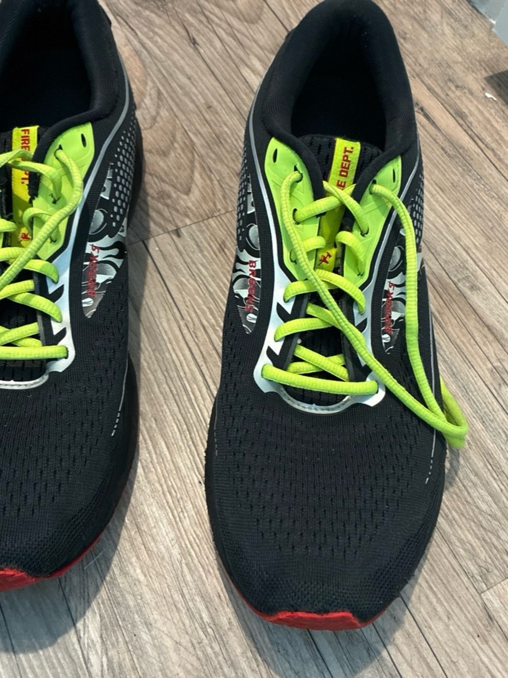 Brooks Men's Black Running Shoes with Neon Yellow Laces and Red Toe